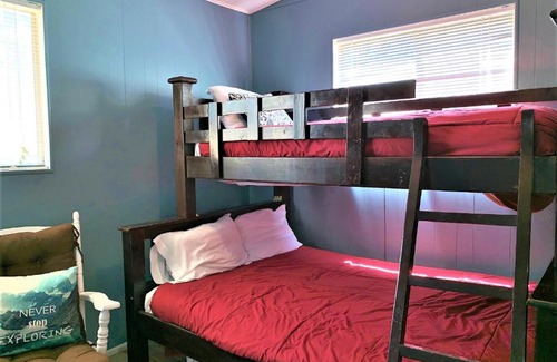 Big Bear Lake Casa | Honey Bear - Close to lake and village