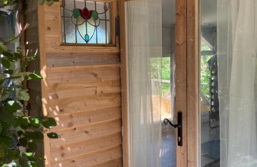 Llandysul Cabina | Honey Bee Cabin