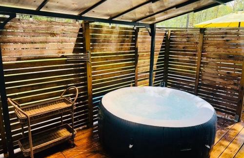 Kountze Cabina | Honey Hive