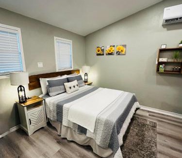 Kountze Cabina | Honey Hive
