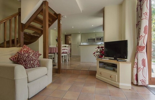 Bridestowe Cabaña | CASA DE MIEL, ideal para familias, con un jardín en Combebow, Ref 976085