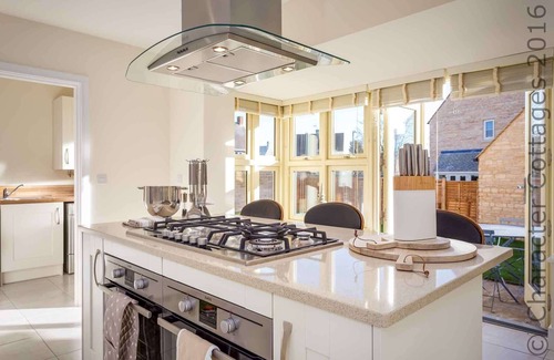 Bourton Casa | Honeystones