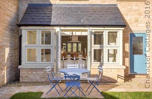 Bourton Casa | Honeystones