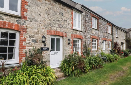 Charlestown Cabaña | Honeysuckle Cottage