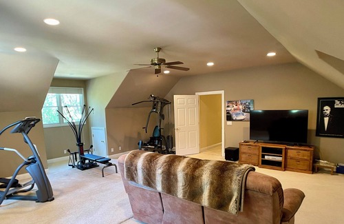 Nevada City Casa | Honeysuckle House- 5 Minutes to Downtown!