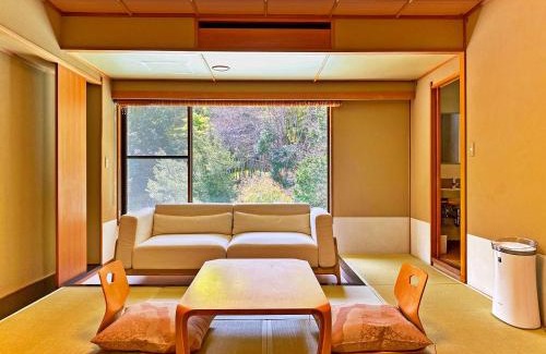 Izu Nagaoka Onsen Hotel | Honjin