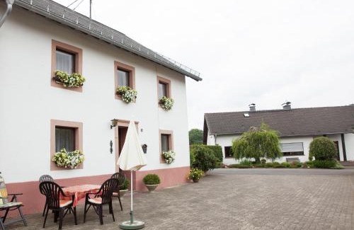 Hontheim Casa | Hontheim Farmhouse Retreat