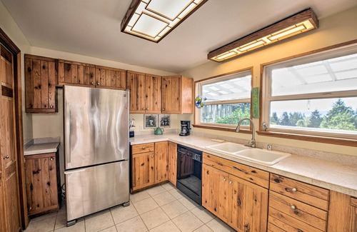 Brinnon Casa | NUEVO-Hood Canal Home w / Hot Tubing Bordering Olympic NP