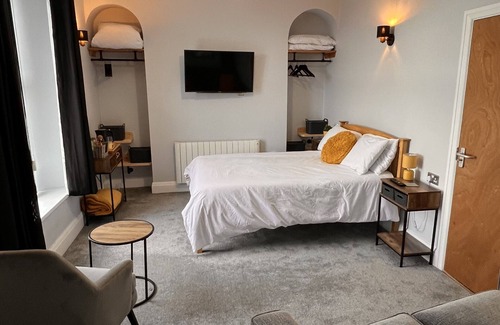 Castle Casa | Hoopers Sandy Beach Guest Rooms