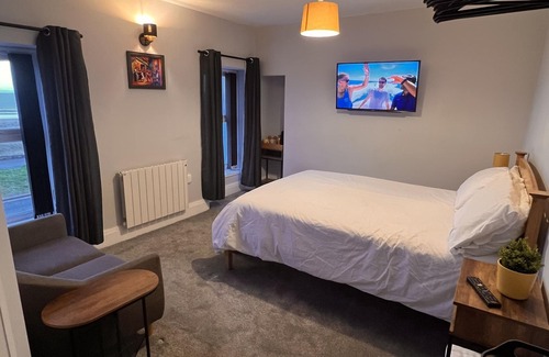 Castle Casa | Hoopers Sandy Beach Guest Rooms