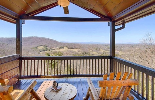 Morganton Cabina | Hoot Owl View by Escape to Blue Ridge