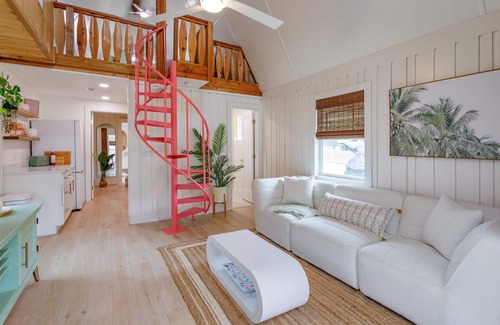 Vacation Village Casa | Hope House- Vacation Village 1 Bedroom with Loft