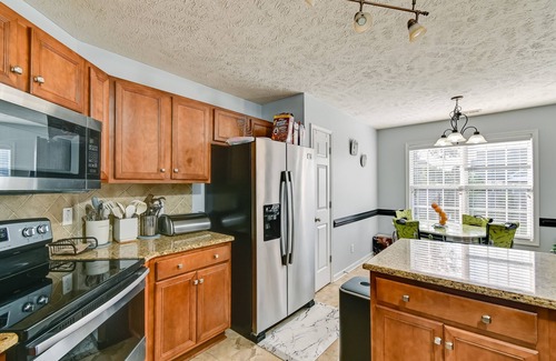 Hope Mills Casa | Hope Mills Family Home w/ Huge Backyard!