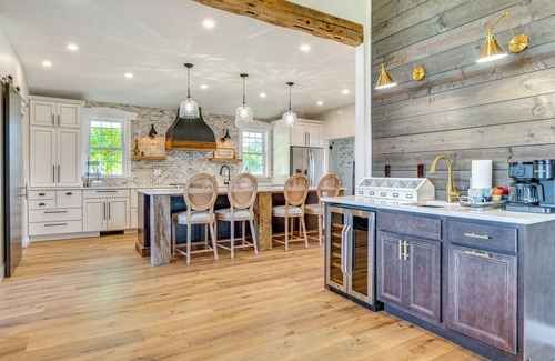 Needham Casa | Hope Retreat w/ Furnished Deck Near Parks!