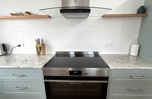 Binalong Bay Casa | HORIZON at BINALONG BAY Have fun with the whole family at this new beach house.