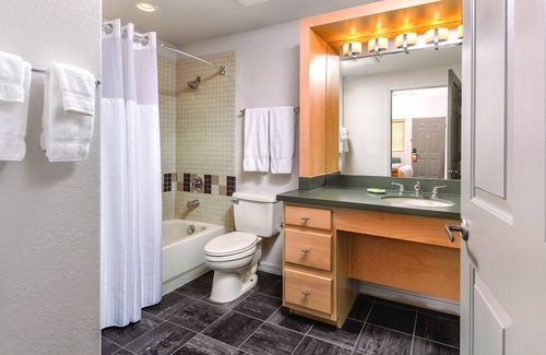 South Scottsdale Complejo | ¡Cabalga o camina por las rocas rojas!
