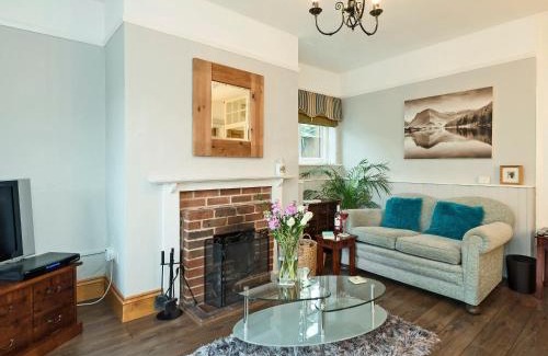 Saham Toney Casa | Horseshoe House - Ukc2743