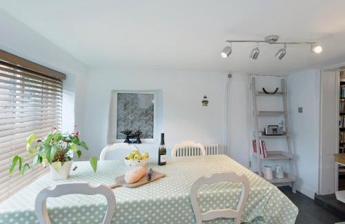 Saham Toney Casa | Horseshoe House - Ukc2743