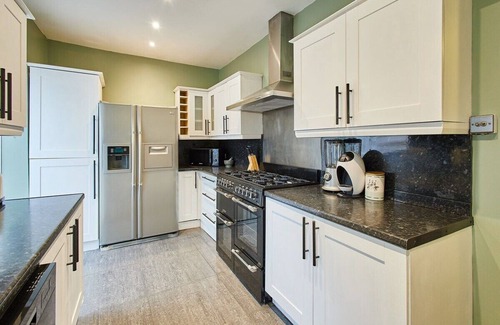 Heworth Casa | Host & Stay | Fifth Avenue