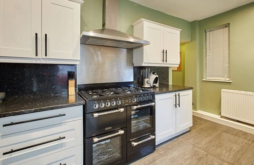 Heworth Casa | Host & Stay | Fifth Avenue