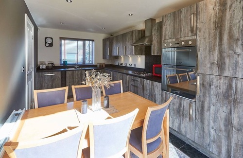 Gamston Casa | Host & Stay | Greenfinch Road