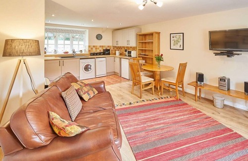 Pickering Casa | Host & Stay | Heron Cottage