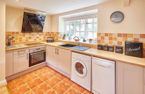 Pickering Casa | Host & Stay | Heron Cottage