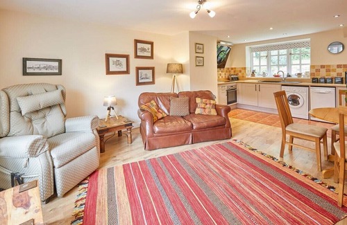 Pickering Casa | Host & Stay | Heron Cottage
