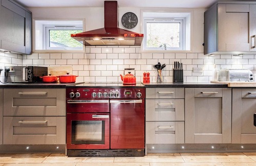 Reedham Cabaña | Host & Stay | Riverside Cottage