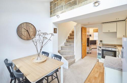 Great Ayton Casa | Host & Stay - Waterlily Cottage