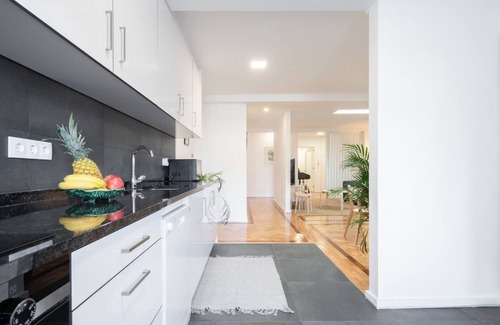 Espinho Apartamento | Host Wise - Spacious Fresh Flat w/ Terrace | Sea