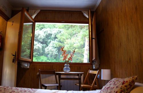 Alfara de Carles Casa | Hostal Restaurante de Montaña Pous de la neu
