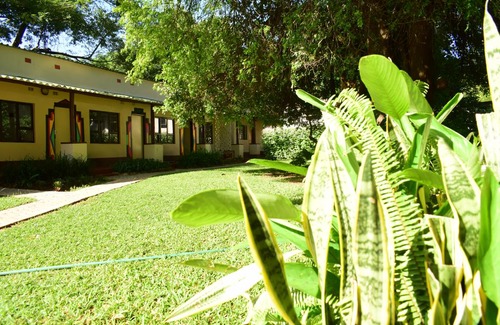Victoria Falls Hostal | Hostal ∙ Shoestrings Backpackers
