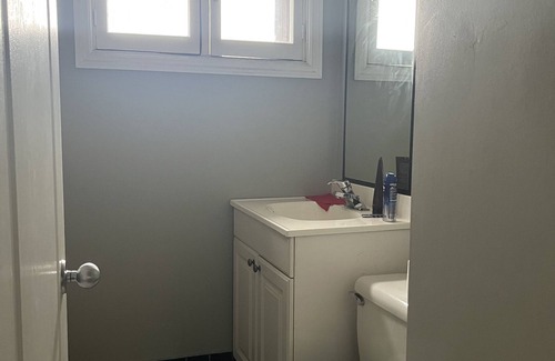 Centretown West Apartamento | Hostel Gladstone Ottawa Ontario rooms availability confortable near parliament.