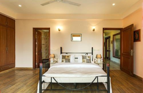 Kailash Colony Apartamento | Hostie - 4BHK Apartment with lift near Greater Kailash, South Delhi