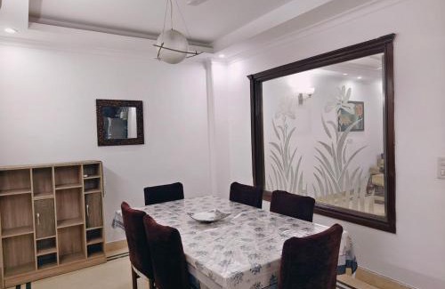New Delhi Apartamento | Hostmystay-3BHK in GK3 ! Mblck