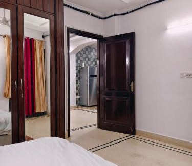New Delhi Apartamento | Hostmystay-3BHK in GK3 ! Mblck