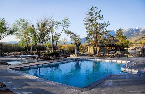 Genoa Apartamento | Hot Springs & Pool. By Mountains. Historic Resort