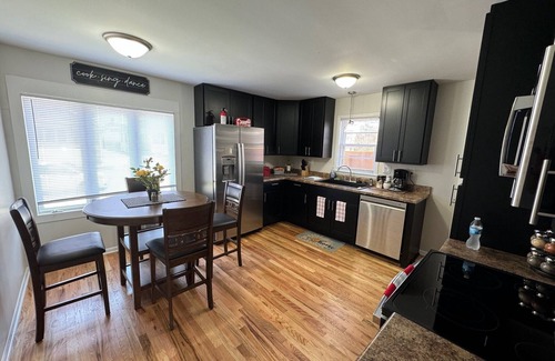 Racine Casa | Hot Stuff! Pro Cleaned Self Check In Sleeps 10