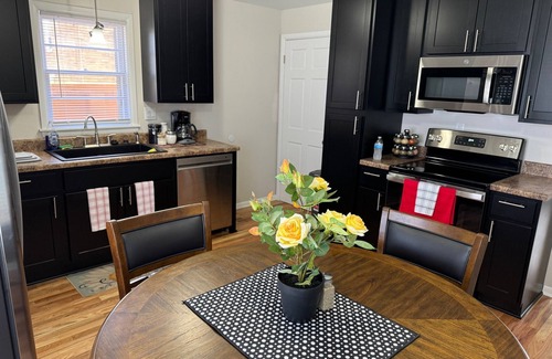 Racine Casa | Hot Stuff! Pro Cleaned Self Check In Sleeps 10