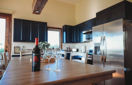 Galena Casa | Hot Tub 2-bedroom 2 full bath in lovely Galena countryside