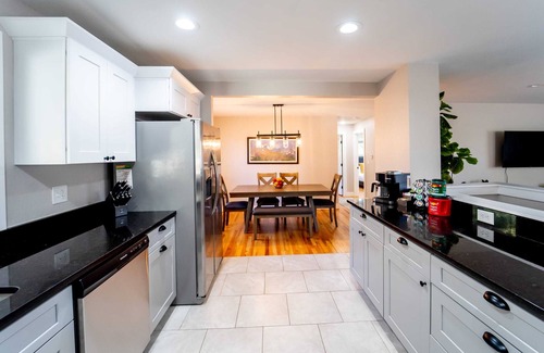 Lamar Heights Area Casa | Hot Tub and Games! Family Friendly