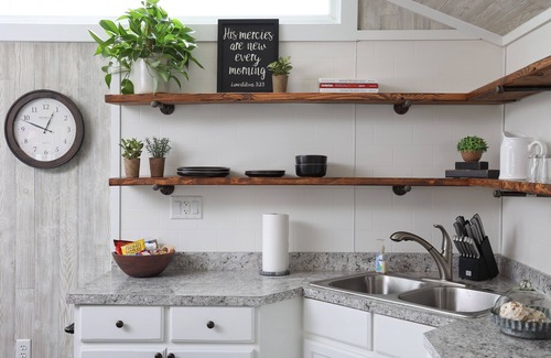 Vandalia Cabaña | Hot Tub, Couples Hideaway, Private, Coziness, Country, Birds, Wildlife, Quiet