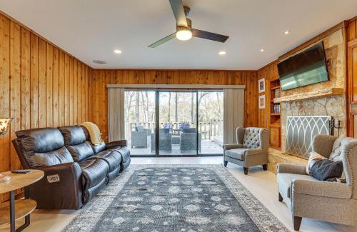 Brookshire Casa | Hot Tub, Deck and Grill Brookshire Gem Near Venues