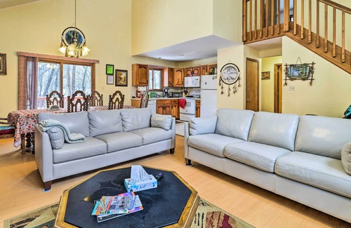 Pocono Mountain Lake Casa | Hot Tub + Deck: Pet-Friendly Poconos Getaway!