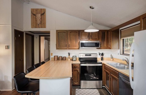 The Woods Chalet De Esquí | Hot Tub, Fire Pit, Deck, Grill w Resort Amenities