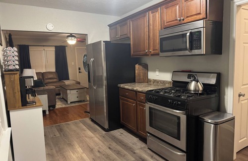 Saint Marys  Saint Joseph County Cabaña | Hot Tub! Fire Pit! Gas Fire Table! Game Garage!