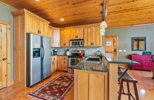 Gravois Mills Casa | Hot Tub, Fire Pit, Awesome Loft & Amazing Views!