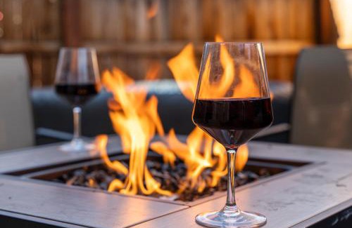 Old Southwest Apartamento | Hot Tub FirePit Patio Walk To MidTown Downtown