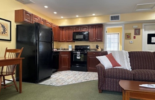 Francestown Casa | Hot Tub & Fireplace | Relax Near Ski & Golf